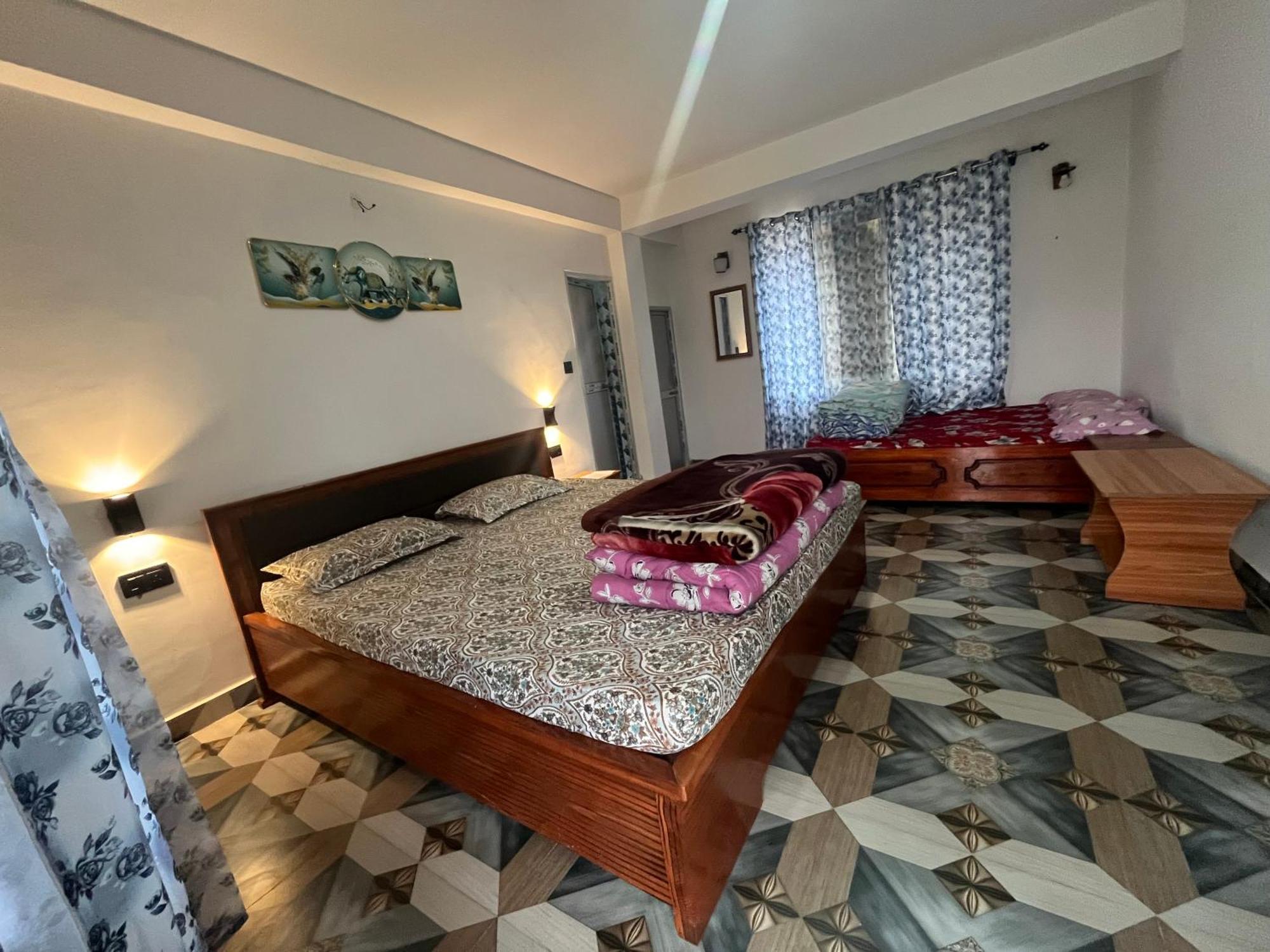 Pradhan Homestay Mirik - Homestay Beside Mirik Lake Экстерьер фото