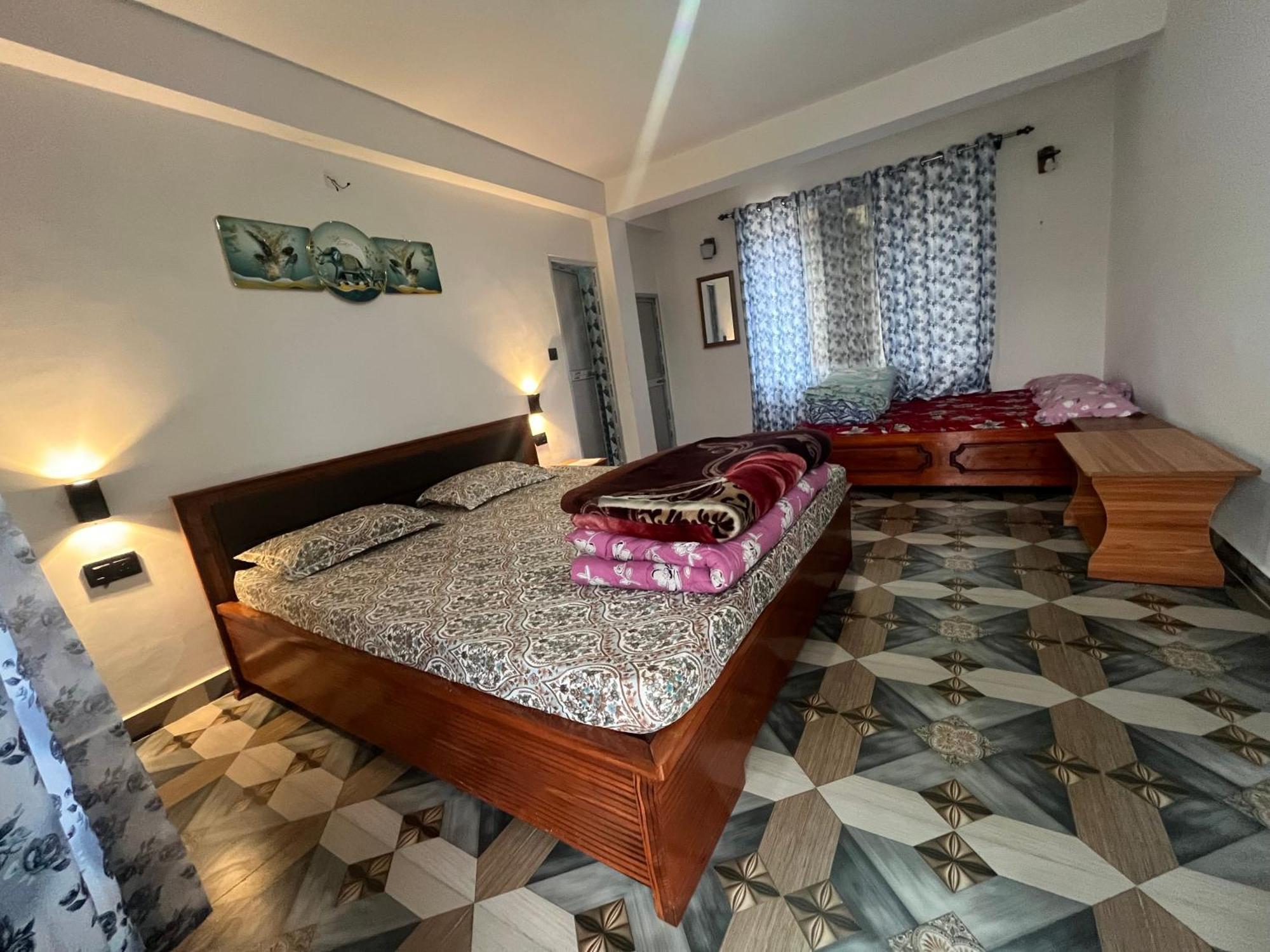 Pradhan Homestay Mirik - Homestay Beside Mirik Lake Экстерьер фото